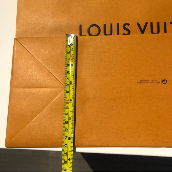 🛍 Louis Vuitton Paper Shopping Bag - Picture 3 of 4